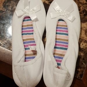 Isotoner White Soft Washable Indoor Slippers